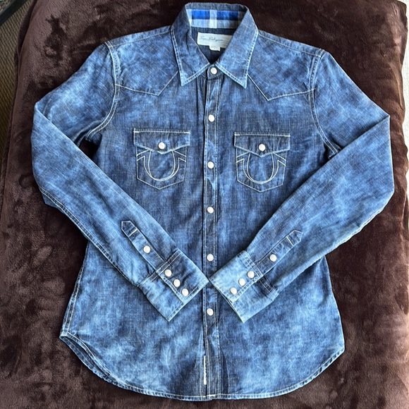 True Religion Lightweight Denim Button Down - Picture 3 of 11